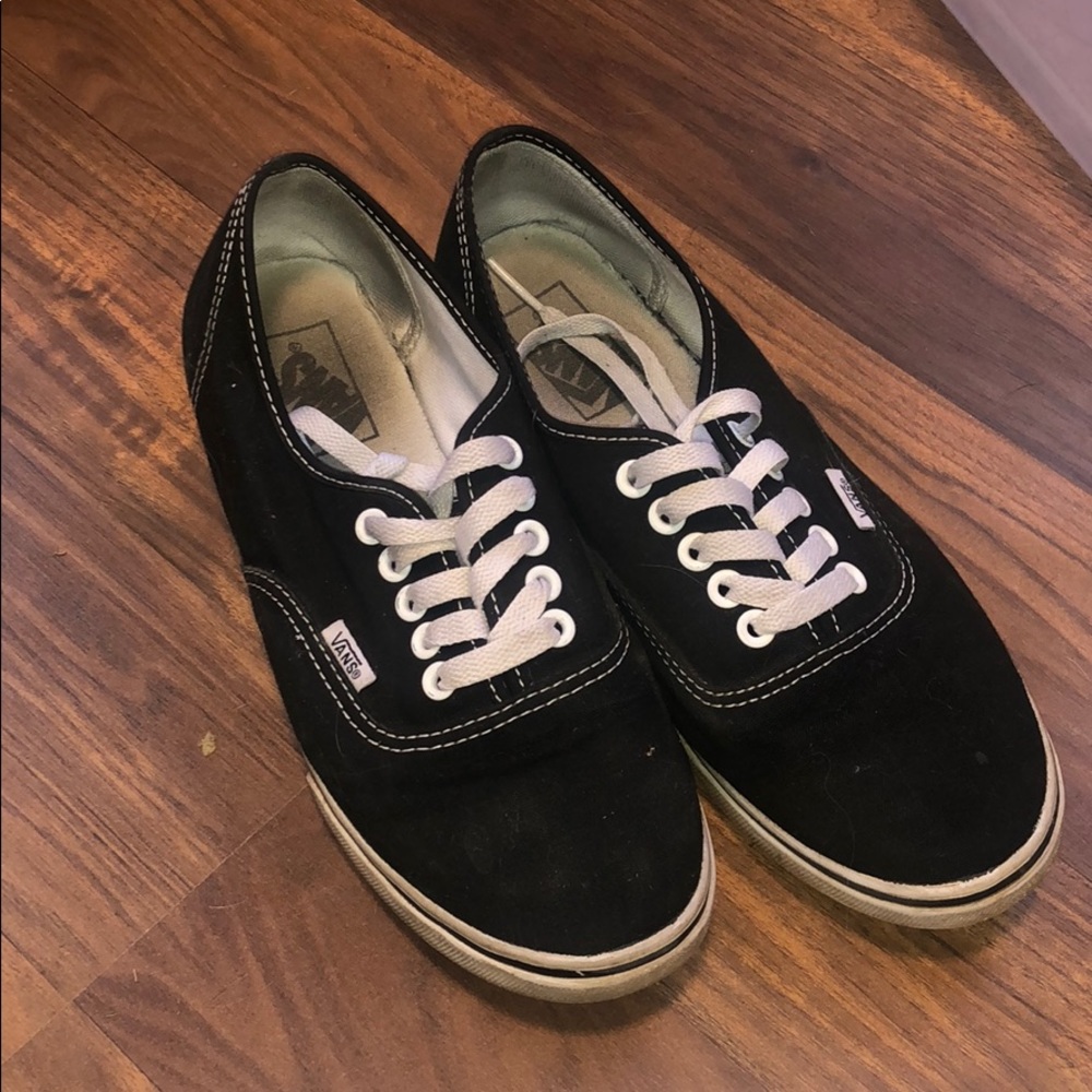 Women’s black vans